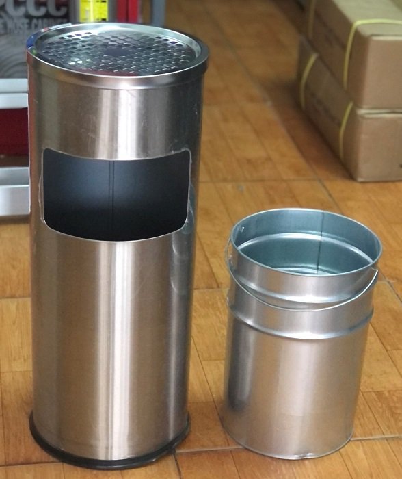 Thùng rác inox gạt tàn tròn (300x610mm)